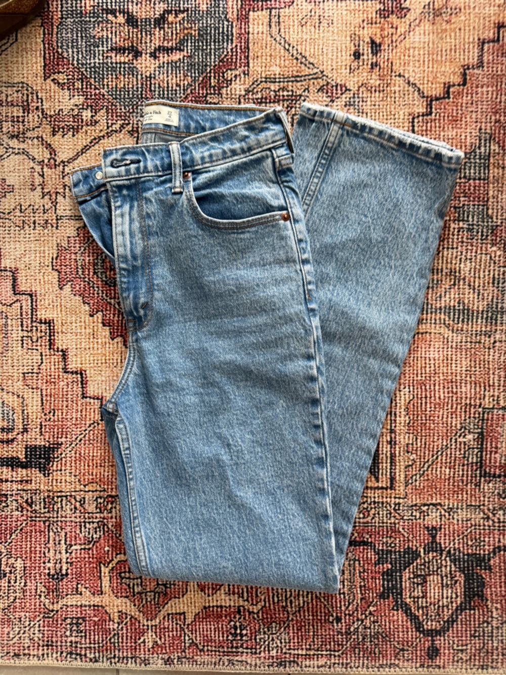 Abercrombie The 90’s Straight Ultra High Rise